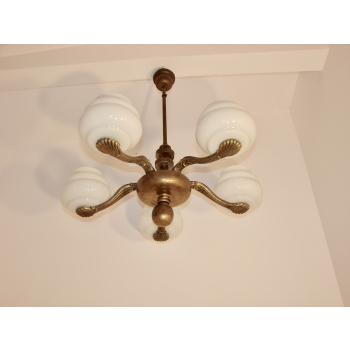 Widok żyrandola z góry – konstrukcja 5-ramienna